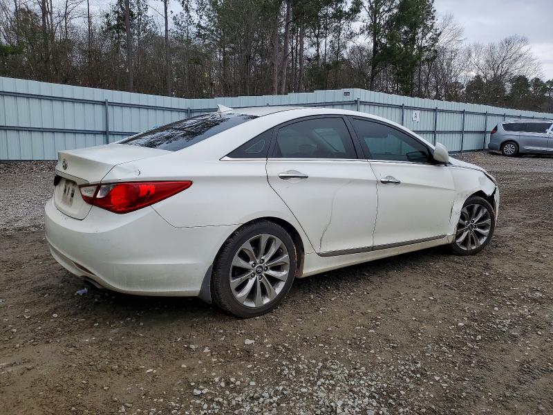Фото 3 с аукциона – 2013 HYUNDAI SONATA с VIN 5NPEC4AC3DH652505