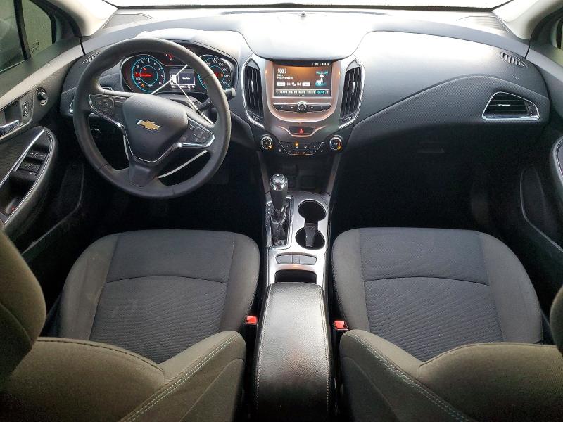Photo 8 from auction – 2018 CHEVROLET CRUZE with VIN 1G1BE5SM5J7123320