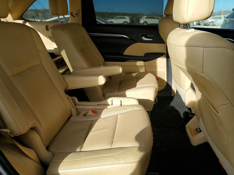 Photo 11 from auction – 2016 TOYOTA HIGHLANDER with VIN 5TDDKRFH6GS347028