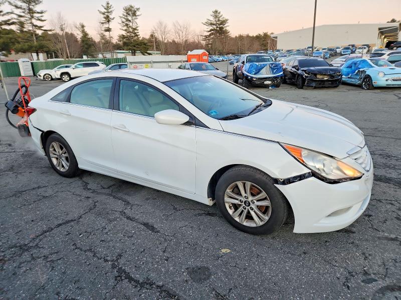 Photo 4 from auction – 2013 HYUNDAI SONATA GLS with VIN 5NPEB4AC9DH726352