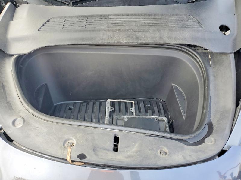 Photo 12 from auction – 2020 TESLA MODEL Y with VIN 5YJYGDEEXLF010602