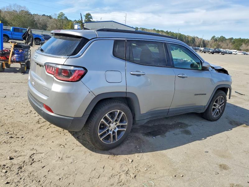 Photo 3 from auction – 2018 JEEP COMPASS LA with VIN 3C4NJCBB8JT488301