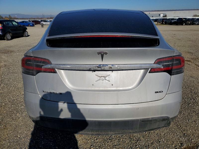 Photo 6 from auction – 2016 TESLA MODEL X with VIN 5YJXCAE20GF016670