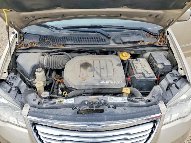 Photo 11 from auction – 2016 CHRYSLER TOWN & COU with VIN 2C4RC1BG6GR268274