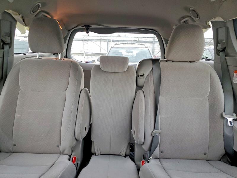 Photo 10 from auction – 2015 TOYOTA SIENNA LE with VIN 5TDKK3DC0FS669867