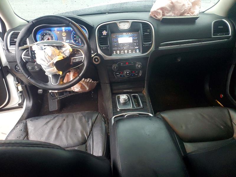 Photo 8 from auction – 2016 CHRYSLER 300 LIMITE with VIN 2C3CCARG5GH262133