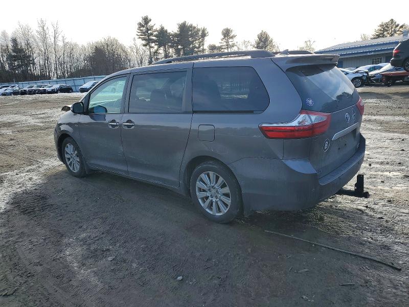 Photo 2 from auction – 2017 TOYOTA SIENNA XLE with VIN 5TDDZ3DC3HS166454