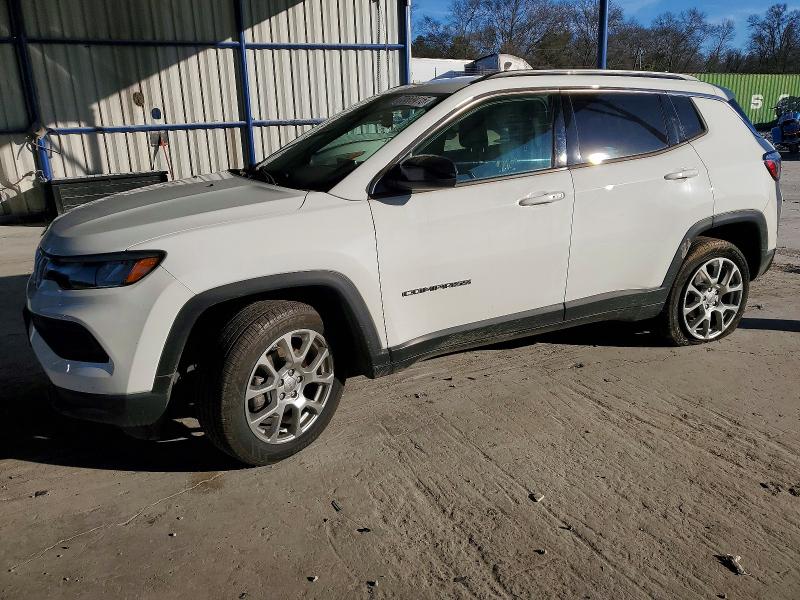 JEEP COMPASS 2022 with VIN 3C4NJDFB0NT150655 - Photo from auction