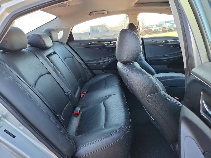 Photo 10 from auction – 2011 HYUNDAI SONATA SE with VIN 5NPEC4AC0BH246601
