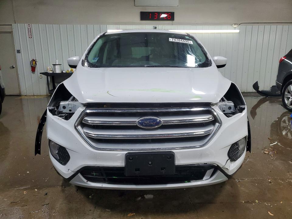 Photo 5 from auction – 2017 FORD ESCAPE with VIN 1FMCU9GD5HUC32088