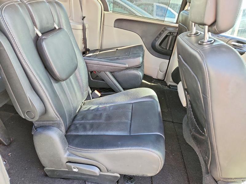 Photo 11 from auction – 2012 CHRYSLER TOWN & COU with VIN 2C4RC1CG3CR245351