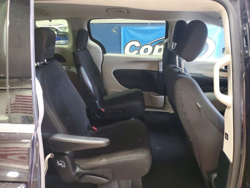 Photo 11 from auction – 2017 CHRYSLER PACIFICA T with VIN 2C4RC1DG0HR653912