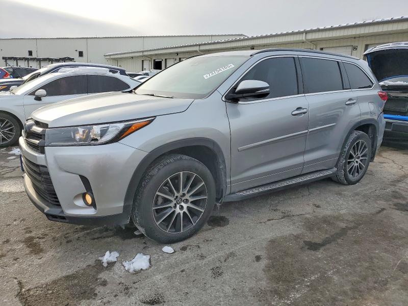 TOYOTA HIGHLANDER 2017 with VIN 5TDJZRFH5HS445953 - Photo from auction