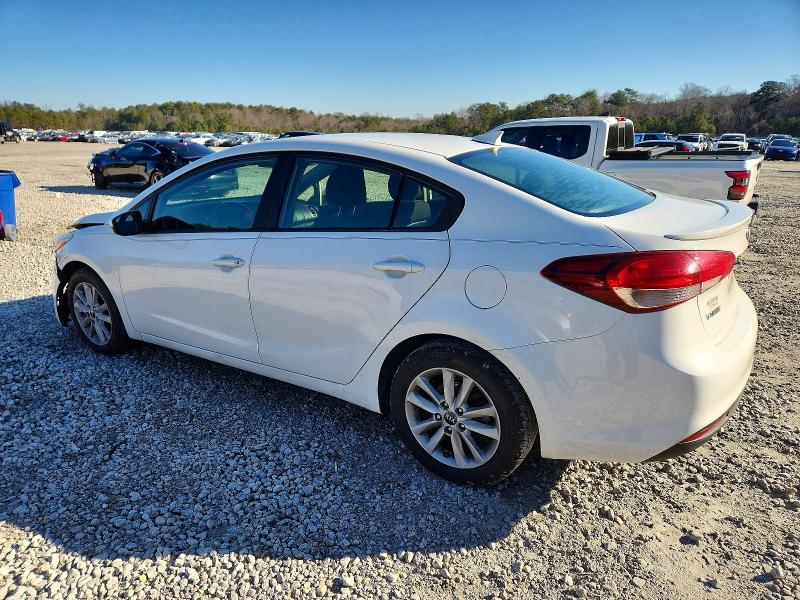 Photo 2 from auction – 2017 KIA FORTE LX with VIN 3KPFL4A76HE103236