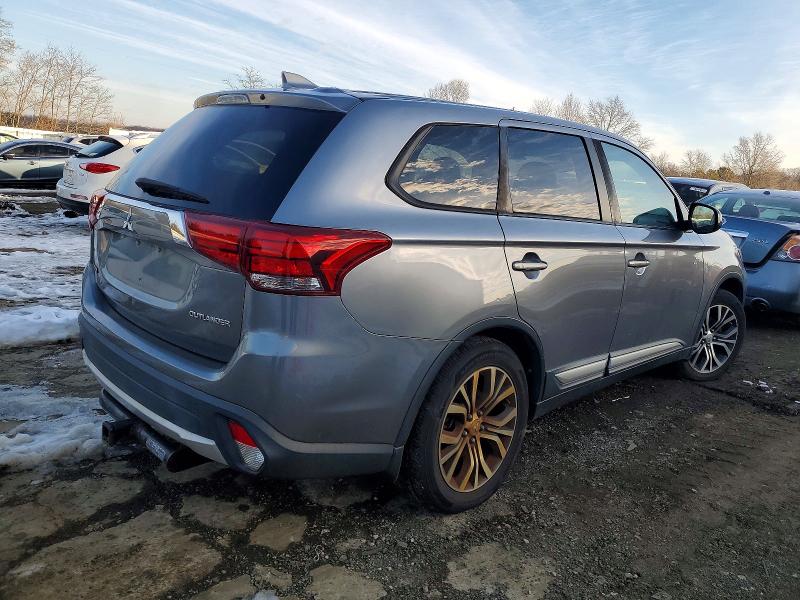Photo 3 from auction – 2017 MITSUBISHI OUTLANDER with VIN JA4AD2A34HZ031475