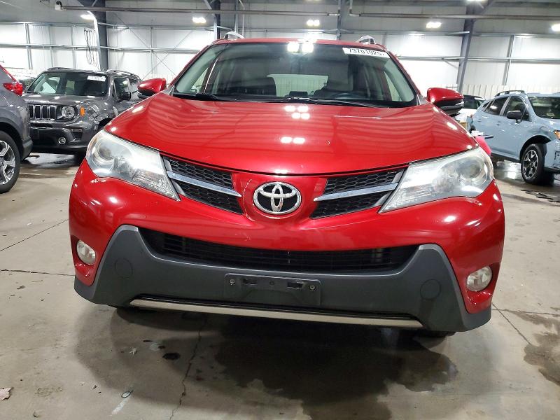 Photo 5 from auction – 2015 TOYOTA RAV4 XLE with VIN JTMRFREV4FJ037103