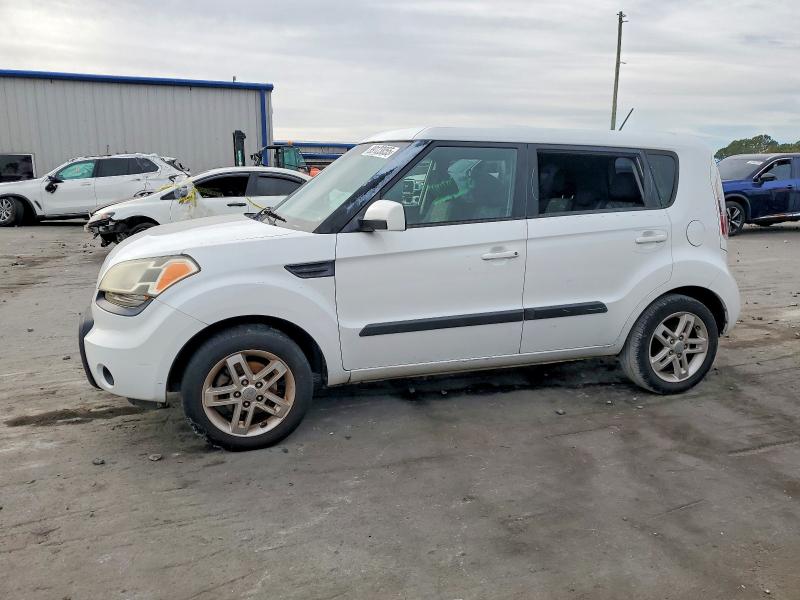 KIA SOUL + 2011 with VIN KNDJT2A22B7707506 - Photo from auction
