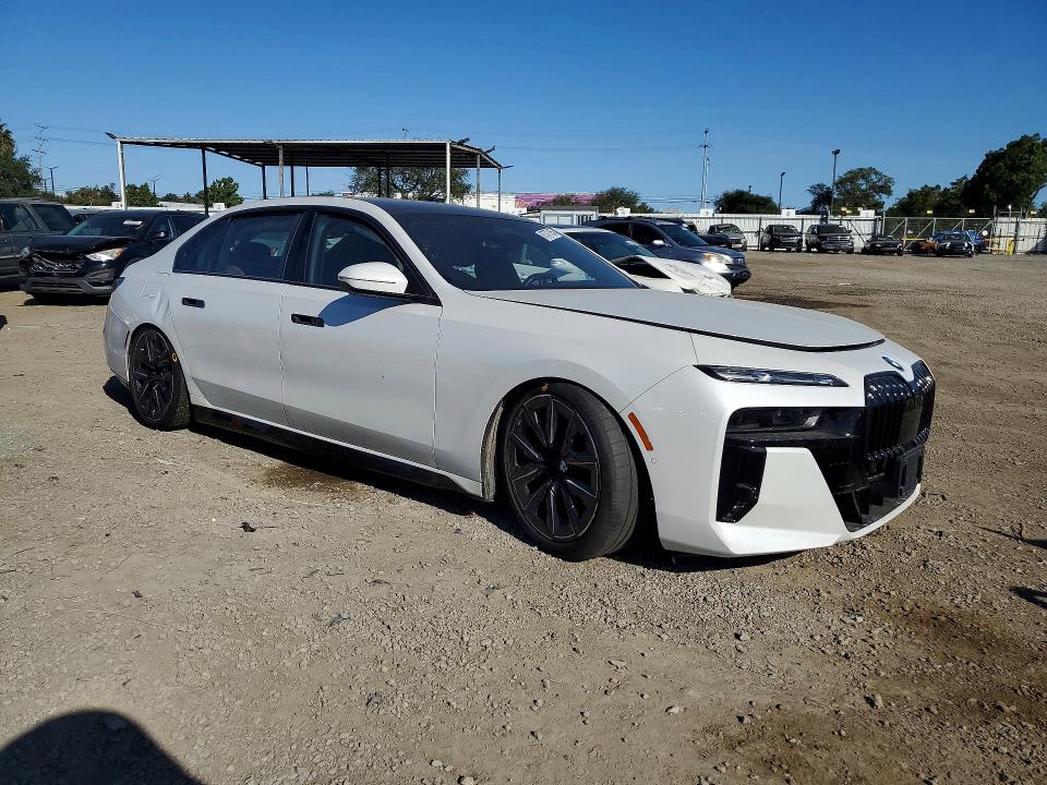 Фото 4 с аукциона – 2023 BMW 740 с VIN WBA23EH03PCL79356