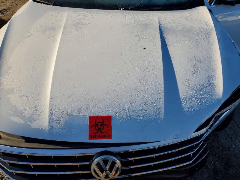 Photo 11 from auction – 2016 VOLKSWAGEN PASSAT with VIN 1VWCM7A36GC001825