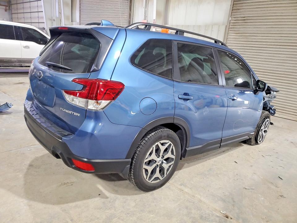 Photo 3 from auction – 2023 SUBARU FORESTER P with VIN JF2SKAEC7PH459499
