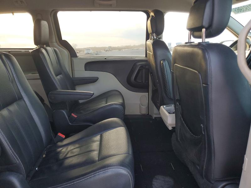 Photo 11 from auction – 2016 CHRYSLER TOWN & COU with VIN 2C4RC1BG4GR158940