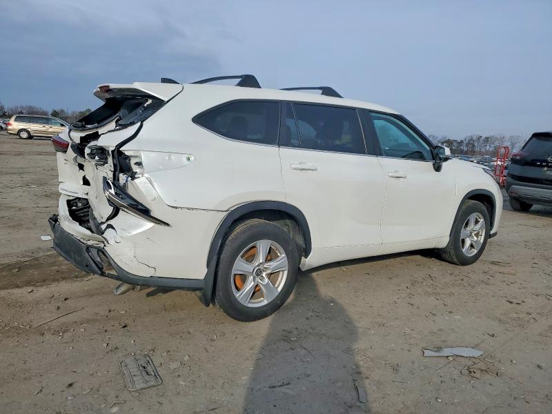 Photo 3 from auction – 2023 TOYOTA HIGHLANDER with VIN 5TDKDRAH8PS502686