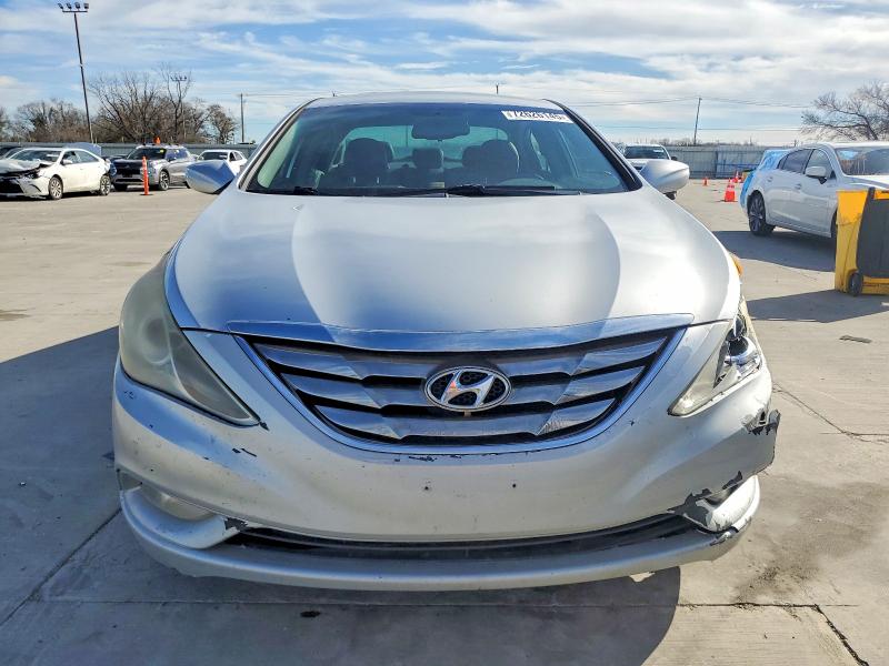 Photo 5 from auction – 2012 HYUNDAI SONATA SE with VIN 5NPEC4AC5CH290465