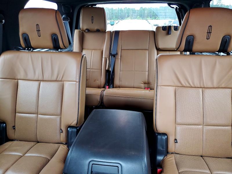 Photo 10 from auction – 2011 LINCOLN NAVIGATOR with VIN 5LMJJ2H54BEJ07807