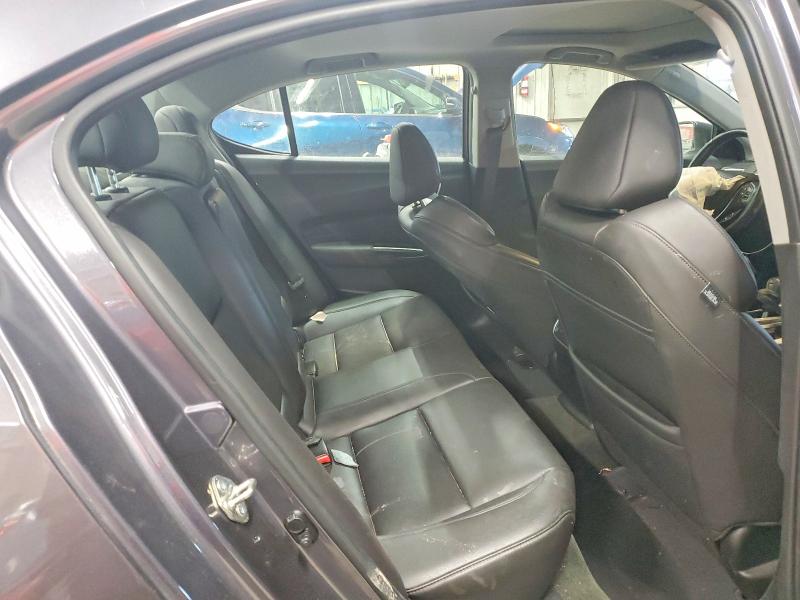 Photo 10 from auction – 2018 ACURA TLX with VIN 19UUB1F30JA005358