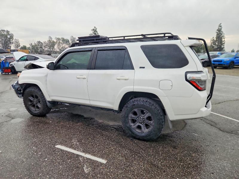 Photo 2 from auction – 2017 TOYOTA 4RUNNER with VIN JTEBU5JR9H5413116