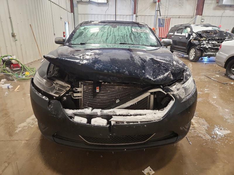 Photo 5 from auction – 2014 FORD TAURUS LIM with VIN 1FAHP2F80EG111580