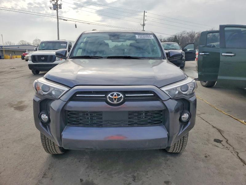 Photo 5 from auction – 2022 TOYOTA 4RUNNER SR with VIN JTEEU5JR2N5261088