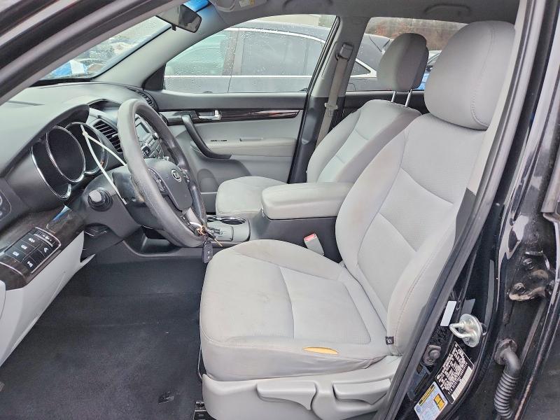 Photo 7 from auction – 2013 KIA SORENTO LX with VIN 5XYKTDA21DG319124