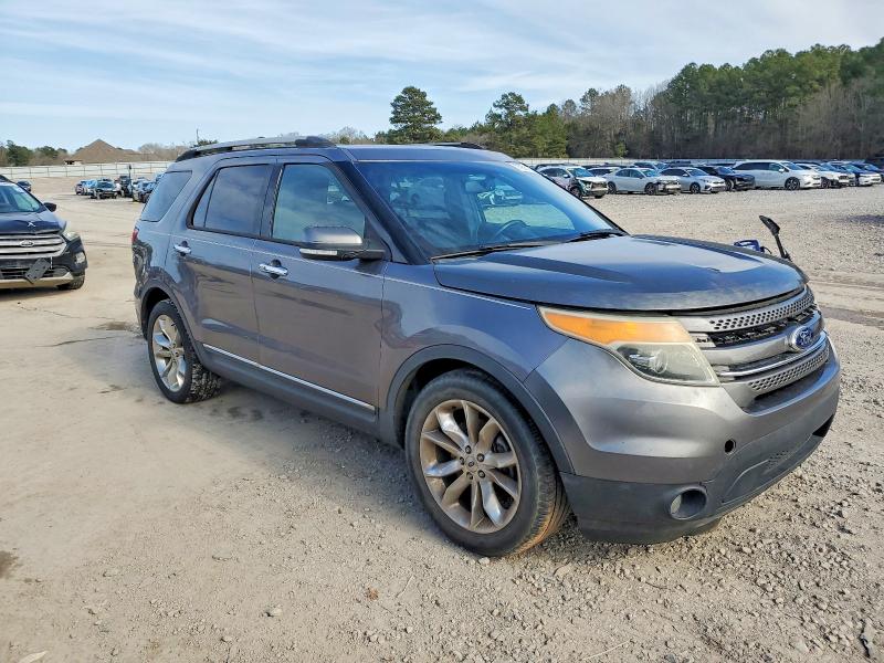 Photo 4 from auction – 2013 FORD EXPLORER L with VIN 1FM5K7F80DGC94983
