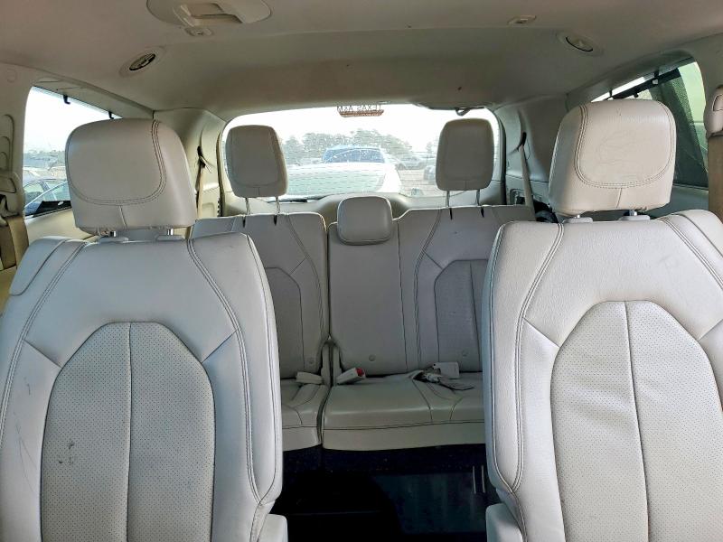 Photo 10 from auction – 2018 CHRYSLER PACIFICA T with VIN 2C4RC1BG0JR333336