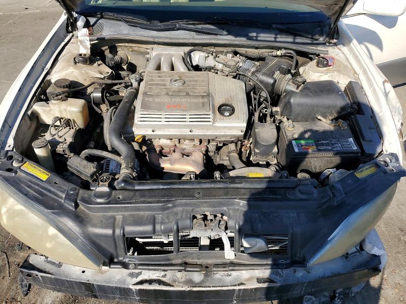 Photo 11 from auction – 2000 LEXUS ES 300 with VIN JT8BF28GXY5086886