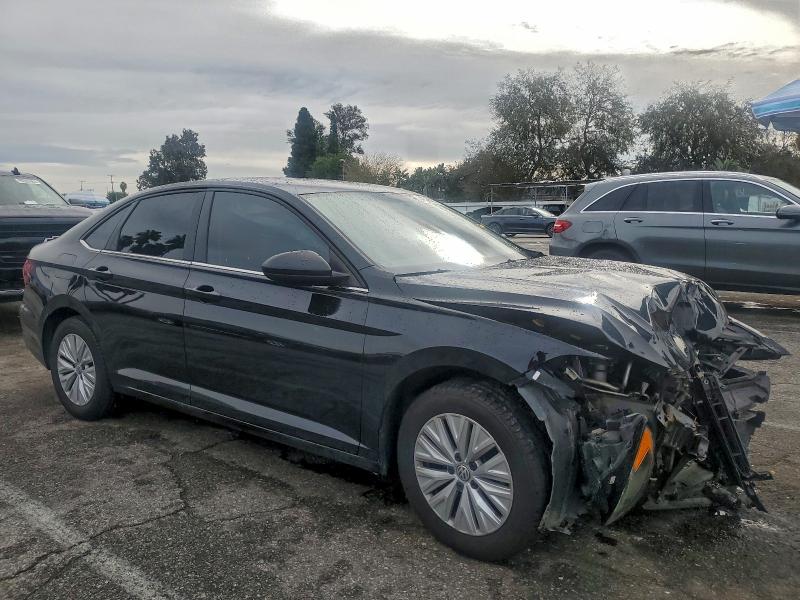 Photo 4 from auction – 2019 VOLKSWAGEN JETTA S with VIN 3VWC57BU2KM070944