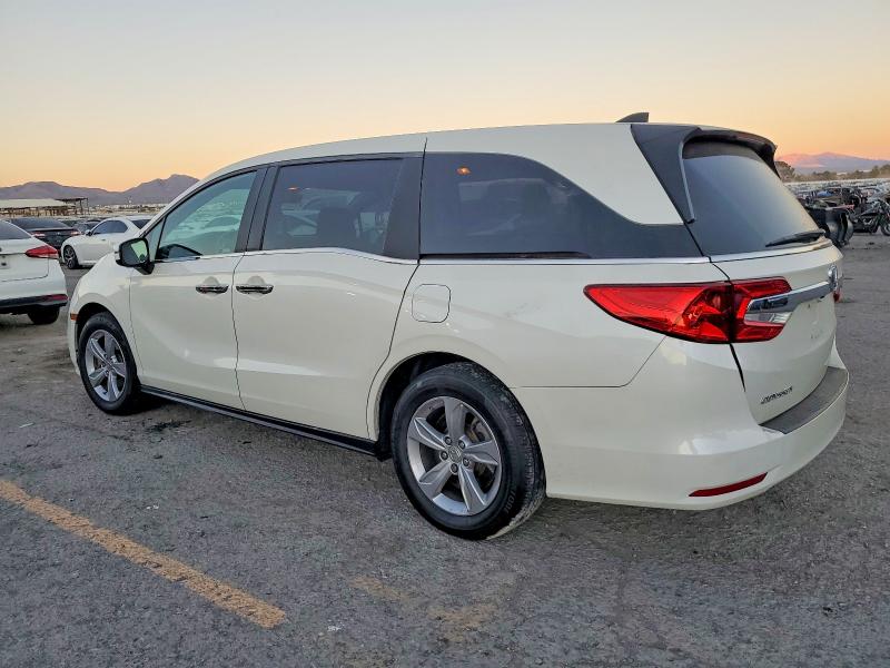 Photo 2 from auction – 2018 HONDA ODYSSEY with VIN 5FNRL6H70JB096962