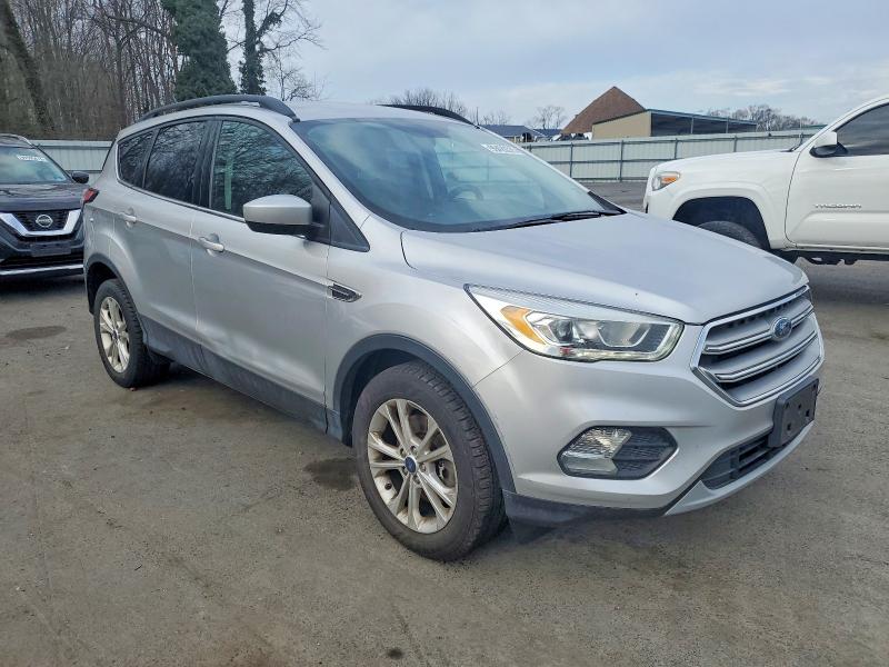 Photo 4 from auction – 2017 FORD ESCAPE SE with VIN 1FMCU9GD2HUE76586