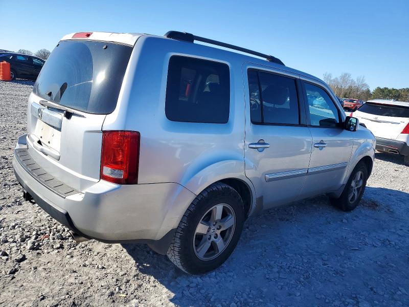 Photo 3 from auction – 2011 HONDA PILOT with VIN 5FNYF3H52BB022525