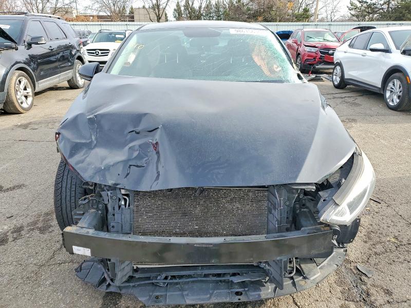 Photo 5 from auction – 2017 HYUNDAI ELANTRA with VIN 5NPD84LF7HH034758