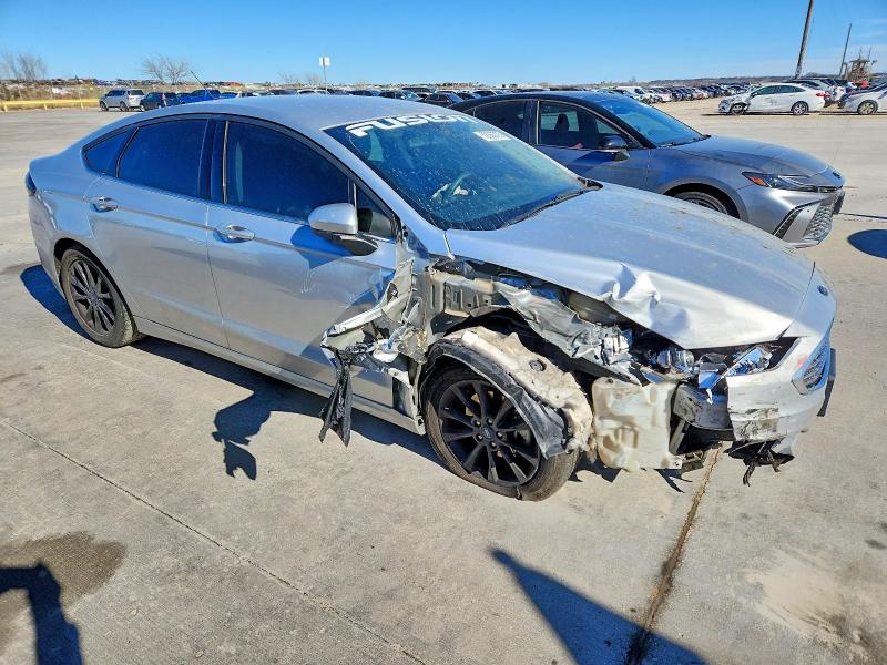 Photo 4 from auction – 2017 FORD FUSION with VIN 3FA6P0HDXHR367499