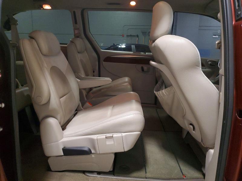 Photo 11 from auction – 2007 CHRYSLER TOWN & COU with VIN 2A4GP64L37R307836