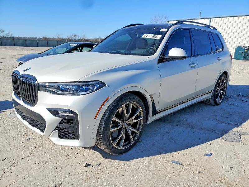 BMW X7 M50I 2022 with VIN 5UXCX6C05N9J55782 - Photo from auction