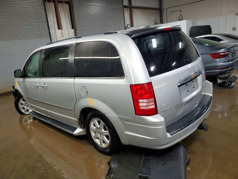 Photo 2 from auction – 2010 CHRYSLER TOWN & COU with VIN 2A4RR5D1XAR373268