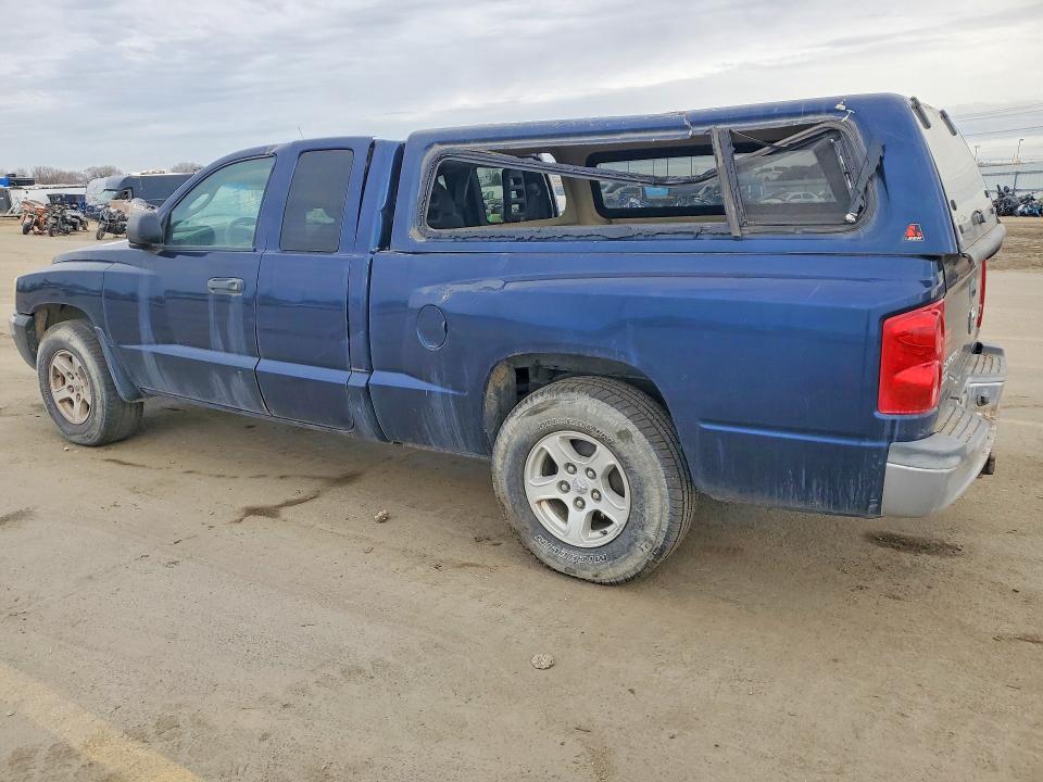 Photo 2 from auction – 2005 DODGE DAKOTA SLT with VIN 1D7HW42NX5S133724