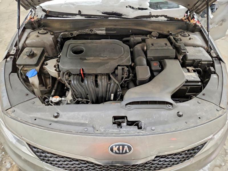 Photo 11 from auction – 2017 KIA OPTIMA with VIN 5XXGT4L39HG161766