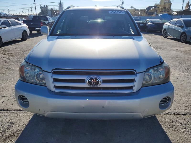 Photo 5 from auction – 2004 TOYOTA HIGHLANDER with VIN JTEDP21A840025469