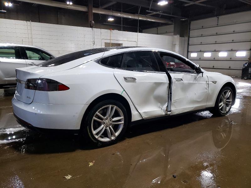 Photo 3 from auction – 2015 TESLA MODEL S with VIN 5YJSA1E2XFF108402