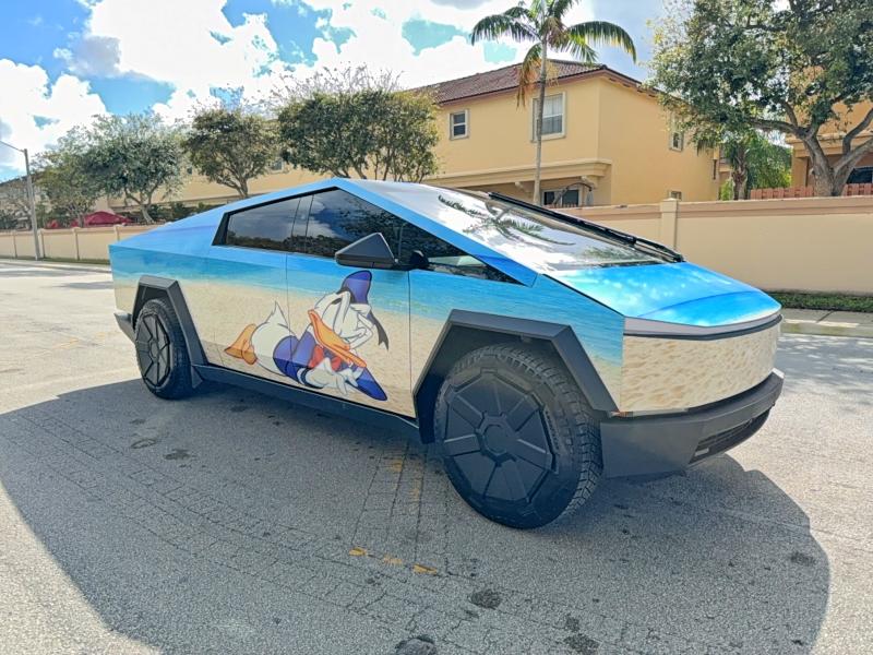TESLA CYBERTRUCK 2024 with VIN 7G2CEHED4RA022794 - Photo from auction